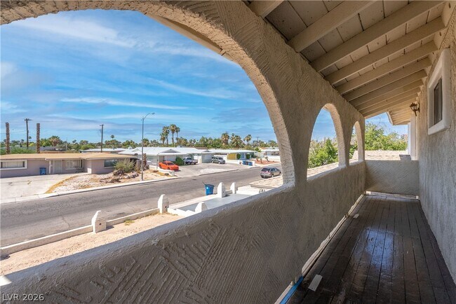 Building Photo - 2298 Golden Arrow Dr
