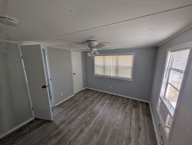 Building Photo - 2Bedroom /1.5 Bath Mobile in Mims Nicely Updated