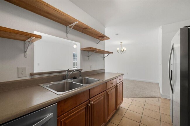 Building Photo - 606 Wingspan Way