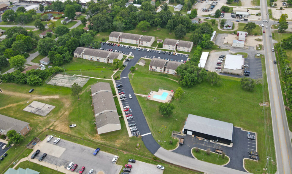 Building Photo - Quail Run at Meadow Springs