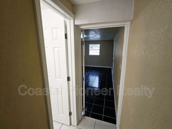 Building Photo - 4431 Atwater Dr