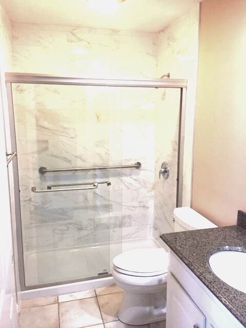 master shower - 401 Shakerdale Rd