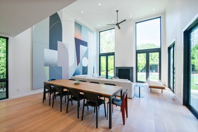 Building Photo - 60 Gansett Ln