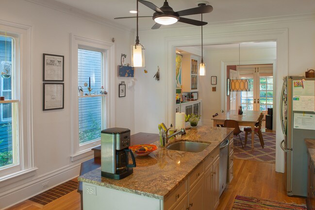 Building Photo - 63 Meigs St