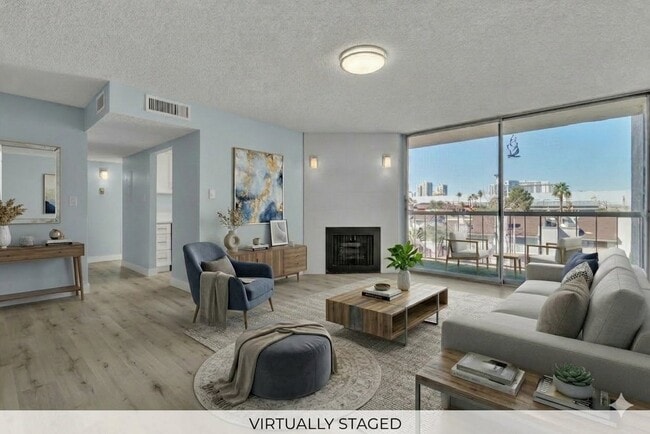 Building Photo - 725 N Royal Crest Cir