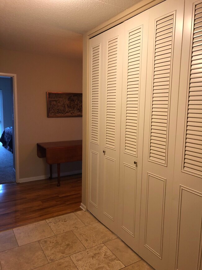 Entry - 3100 Grand Ave