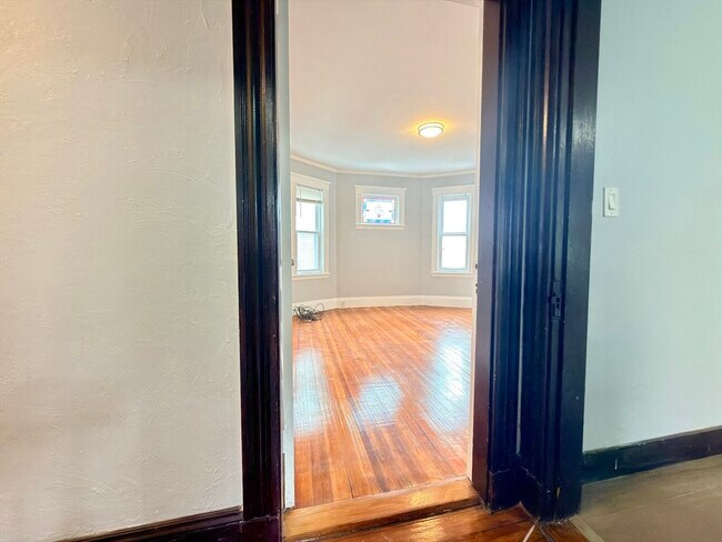 Building Photo - 18 Harold Park