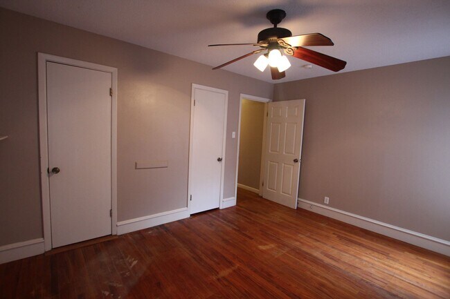 Building Photo - 812 S Palmer Ave