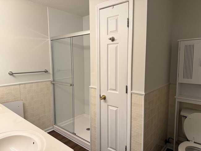 Building Photo - 6826 N Olive St