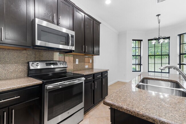 Building Photo - 10384 Wellington Parc Dr
