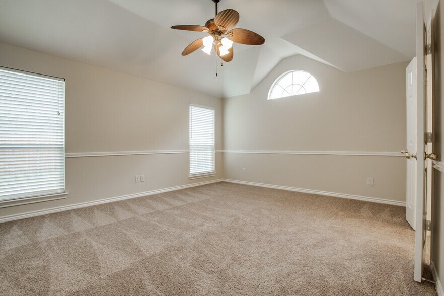 Building Photo - 1407 Oxford Dr