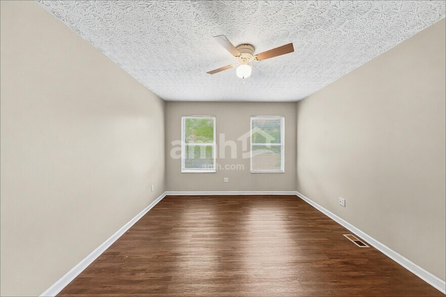 Building Photo - 368 Evergreen Cir