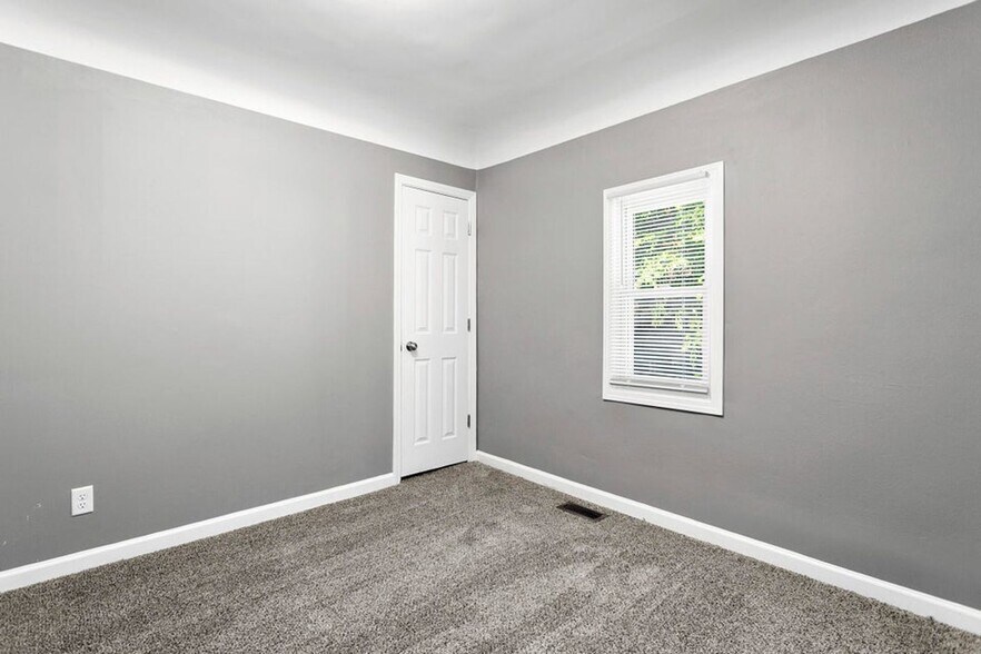 Building Photo - 5356 N 48th St