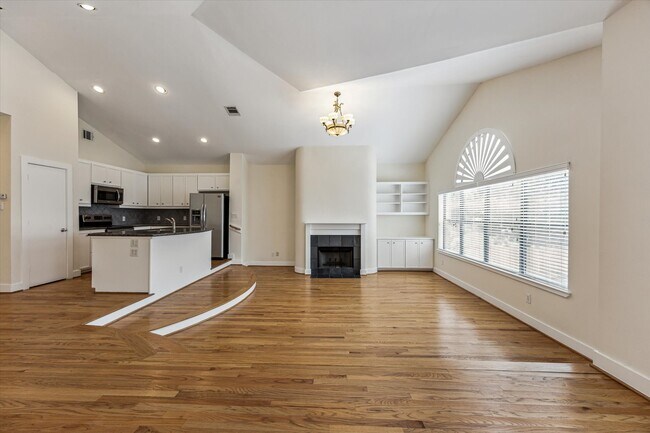 Building Photo - 9829 Riddlelink Ln