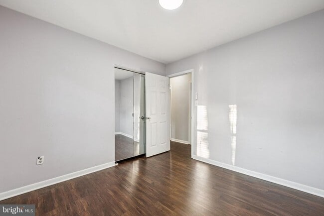 Building Photo - 1229 Ramblewood Dr