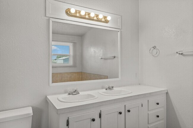 Building Photo - 4120 Marigold St