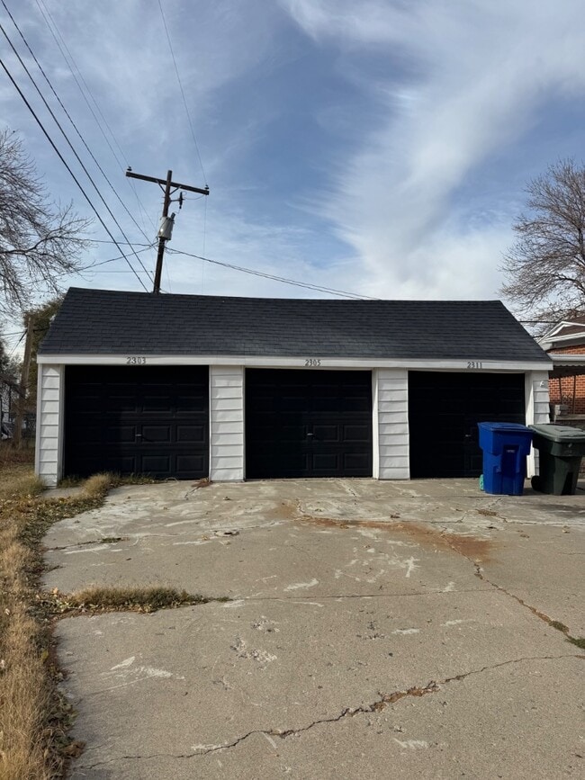 Building Photo - 2303 Taylor Ave