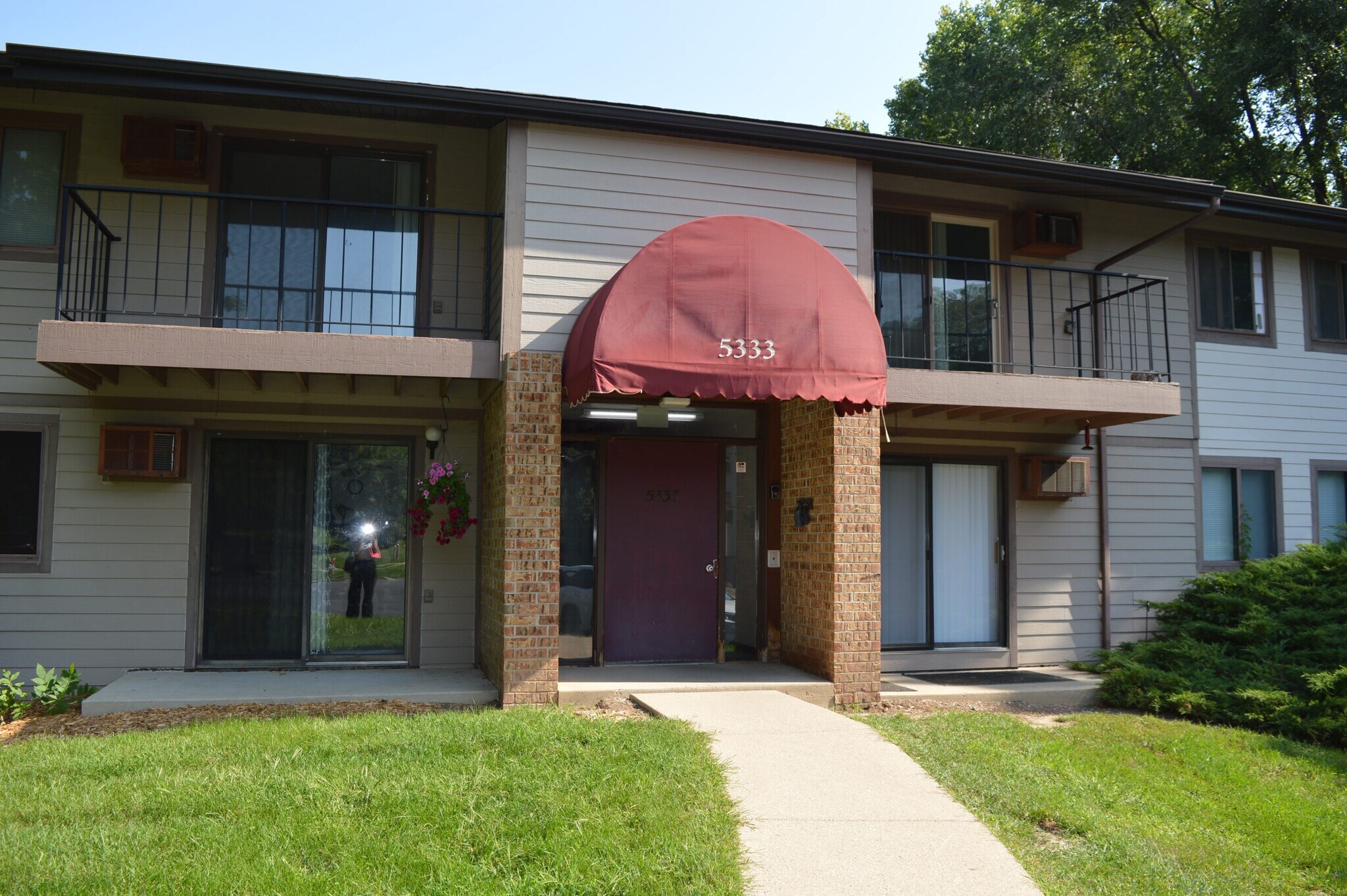 Building Photo - 5333 Brody Dr