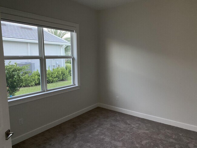 Building Photo - 4685 Estates Cir