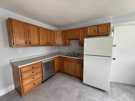 Building Photo - 527 Gallivan Blvd