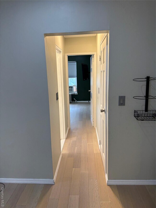 Building Photo - 305 Sixth Ave