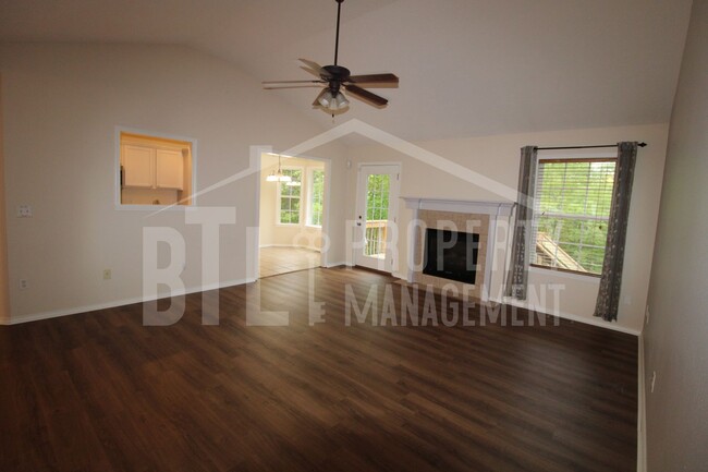 Building Photo - 175 Mesquite Dr
