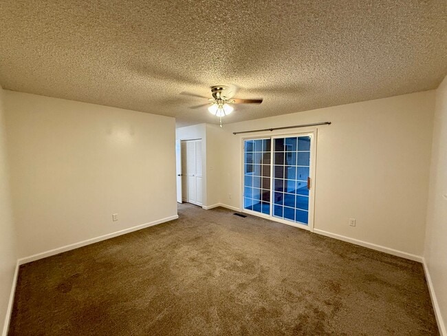 Building Photo - Conveniently located single story home!