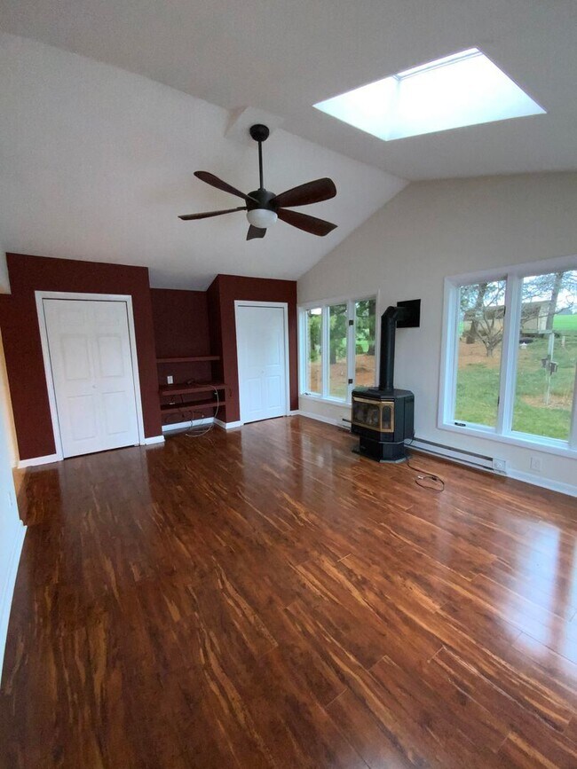 Building Photo - 5 br, 3 bath House - 35 CINDER RD