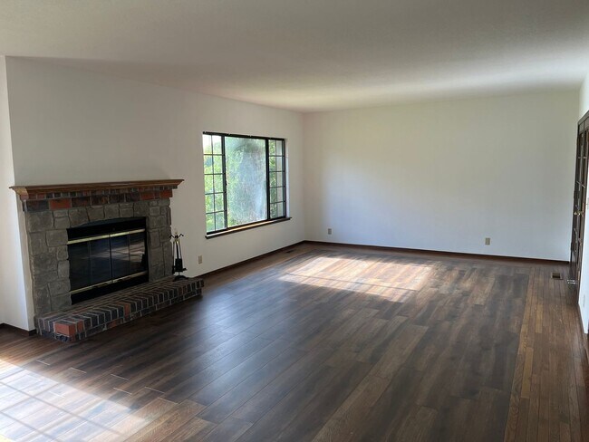 Building Photo - Private Mt. Hamilton Estate-Style Home on ¾ Acre with Expansive Grounds!