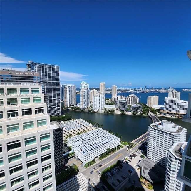 Building Photo - 950 Brickell Bay Dr