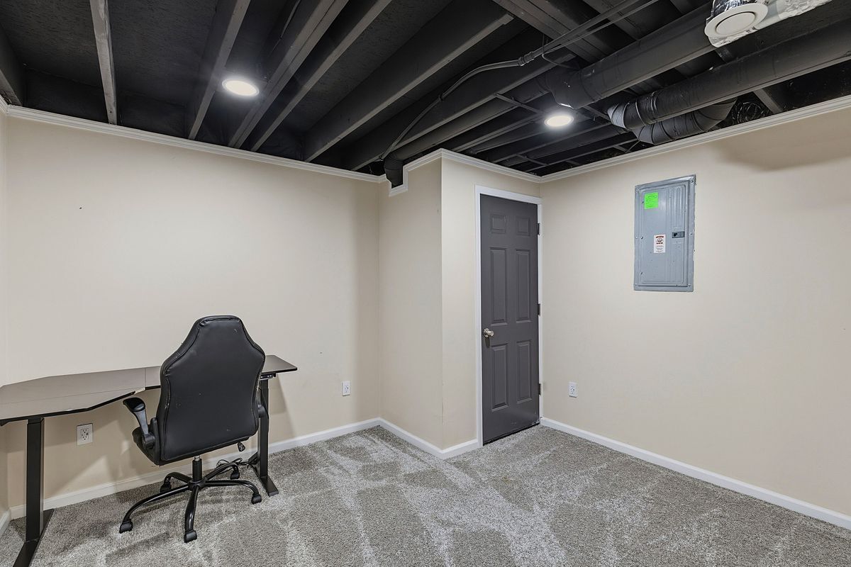 Building Photo - 6650 Chandler Dr