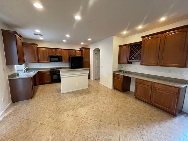 Building Photo - 9778 Twin Ponds Ct