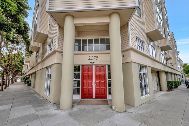 Building Photo - 2BR/2BA Urban Chic Townhome Condo! 1084SqF...