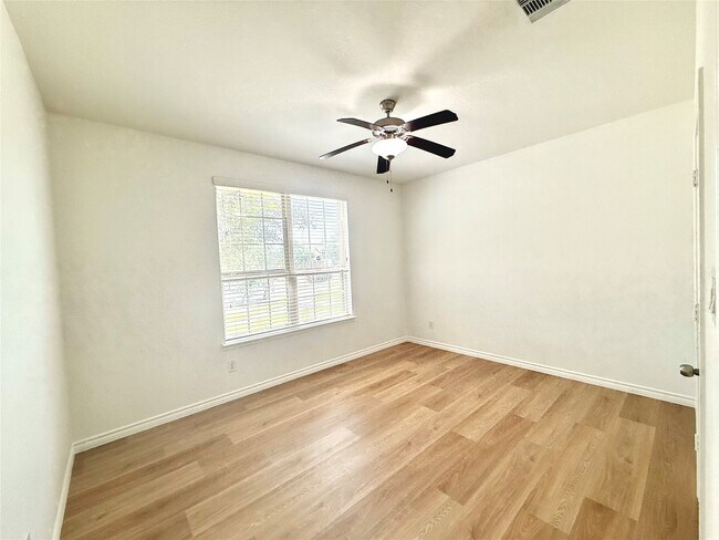 Building Photo - 23603 Legano Dr