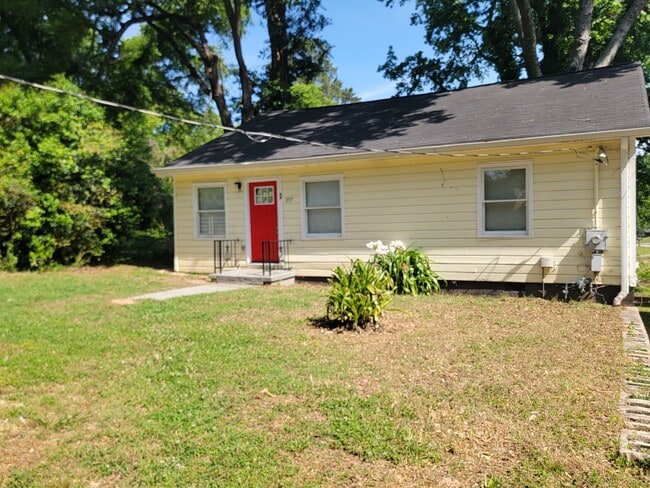 Building Photo - We Bringing Affordable Back - Intown Living - Voucher Approved!