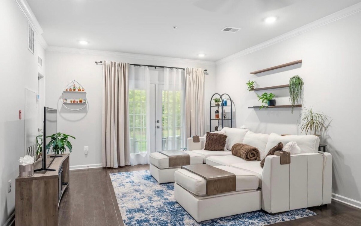 Building Photo - 23255 Milltown Knoll Sq