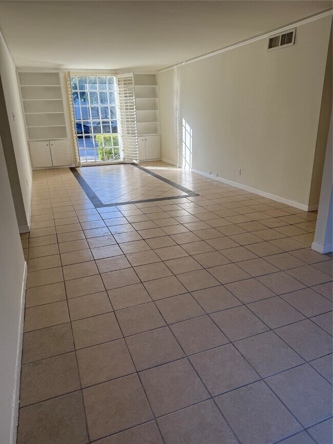 Building Photo - 2605 Marilee Ln