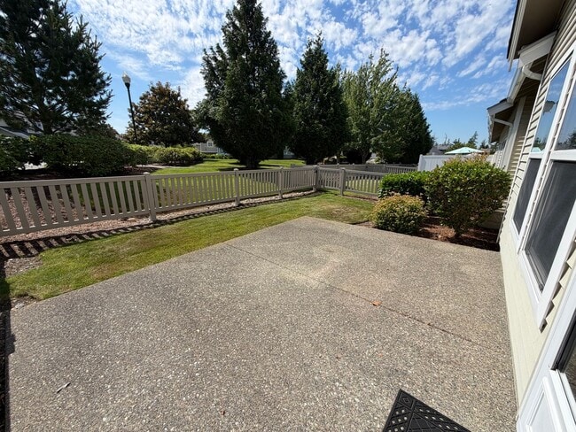 Building Photo - Lake Stevens 3 bedroom in gated community