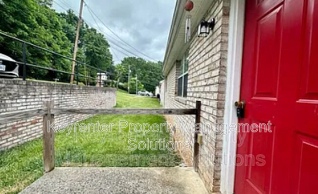 Building Photo - 117 Olive St