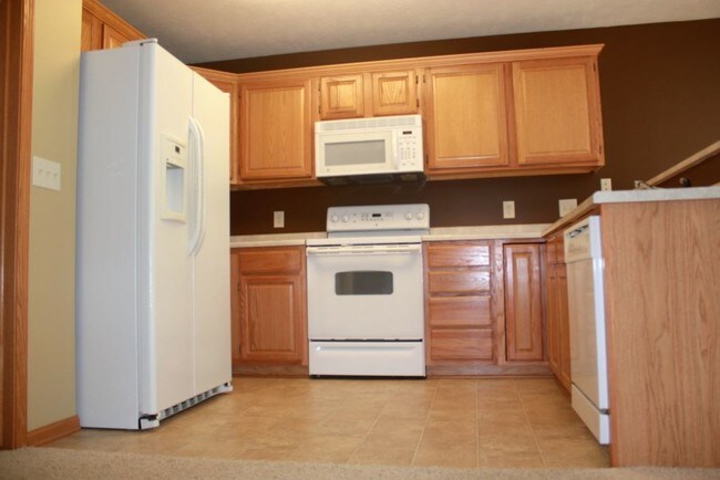 Kitchen - 15321 Amy Plaza
