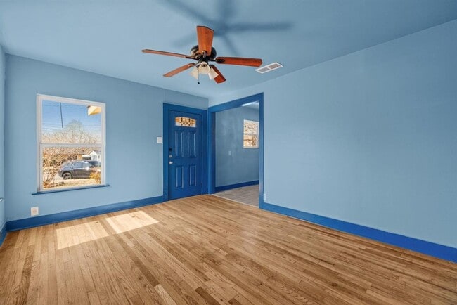 Building Photo - 1181 Graham St