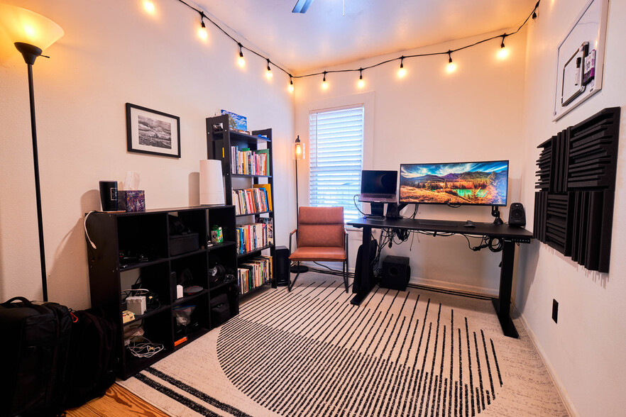 3rd Bedroom, displayed as an office! - 818 E Las Animas St