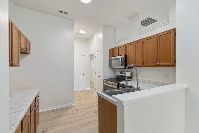 Building Photo - 3415 Waterloo Dr