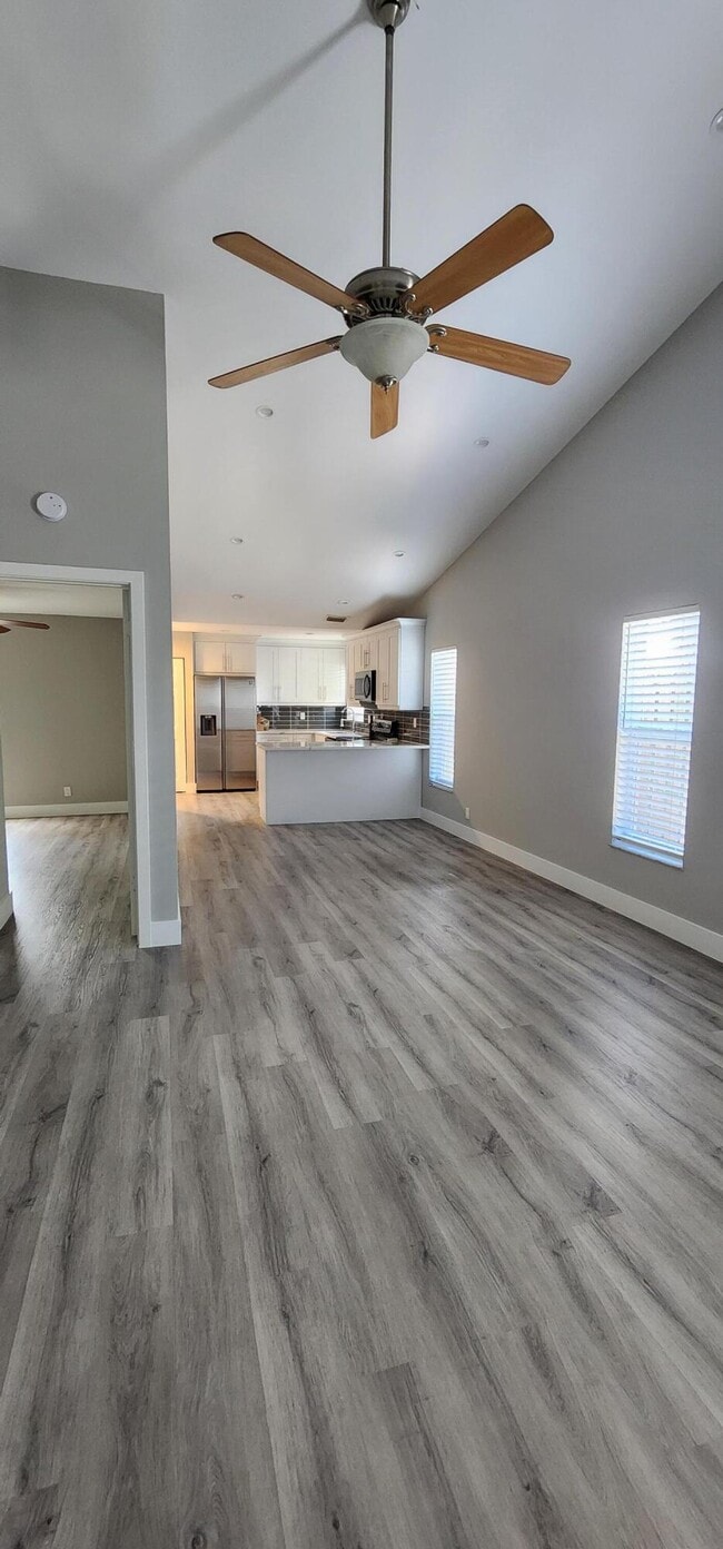 Building Photo - 8863 SE Hobe Ridge Ave