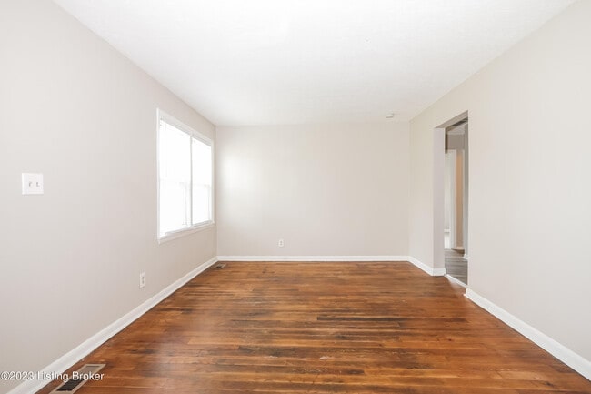Building Photo - 6520 Estele Ave