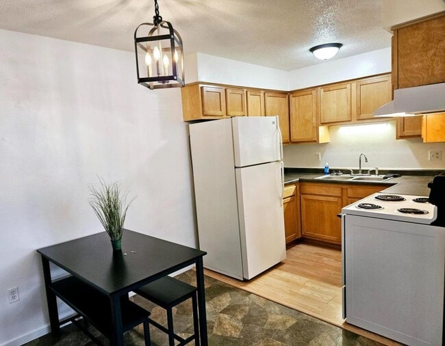 Building Photo - 309 W Washington Ave