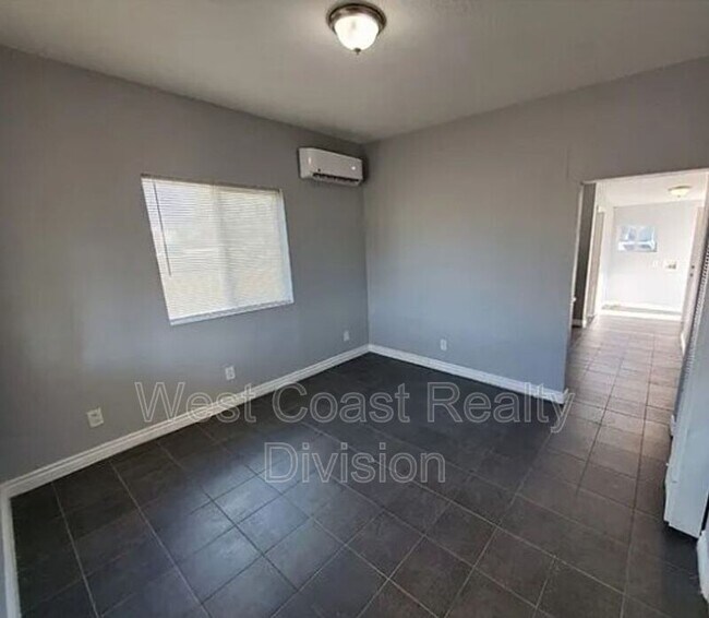 Building Photo - 1355 W 5th St