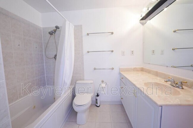 Building Photo - 7123 Red Horse Tavern Ln