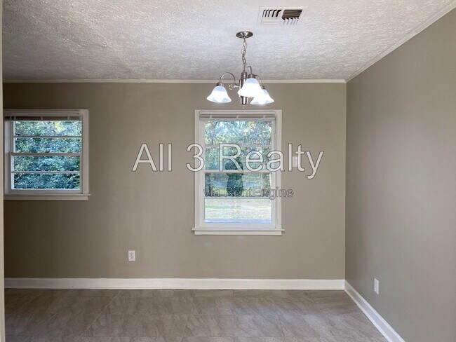 Building Photo - 1717 Robison Hill Rd