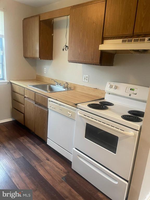 Building Photo - 207 Channing Dr